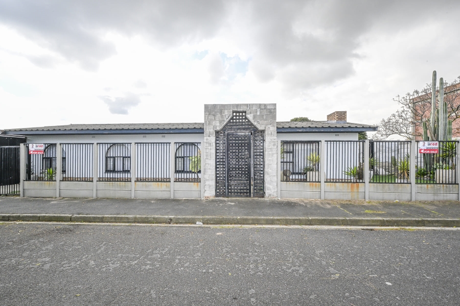 4 Bedroom Property for Sale in Vasco Estate Western Cape